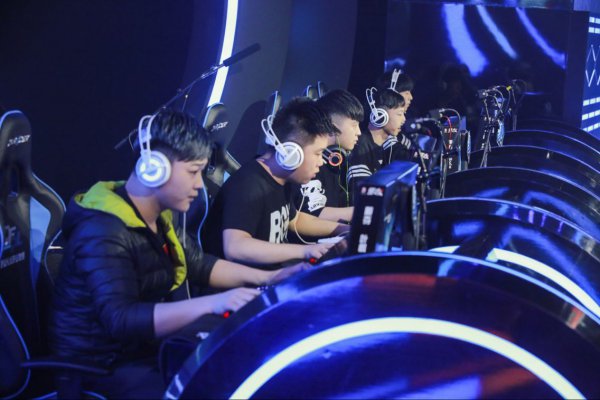 作为一名边 作为一名边