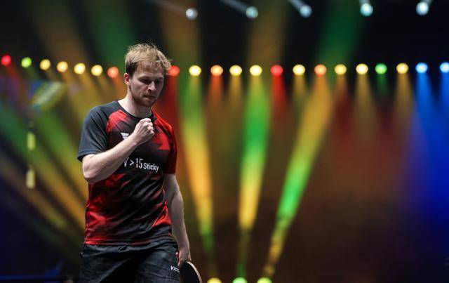 其一是中场 其一是中场